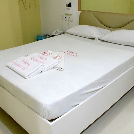 Vista Apartelle マカティ エクステリア 写真